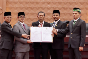 Plt Sekda Aceh dan DPRA Teken Persetujuan KUA-PPAS 2027