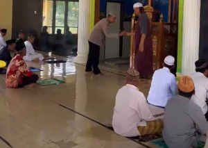 Jum’at Keliling Polsek Negara Batin Beri Himbauan Kamtibmas di Masjid Taqwa Marga Jaya