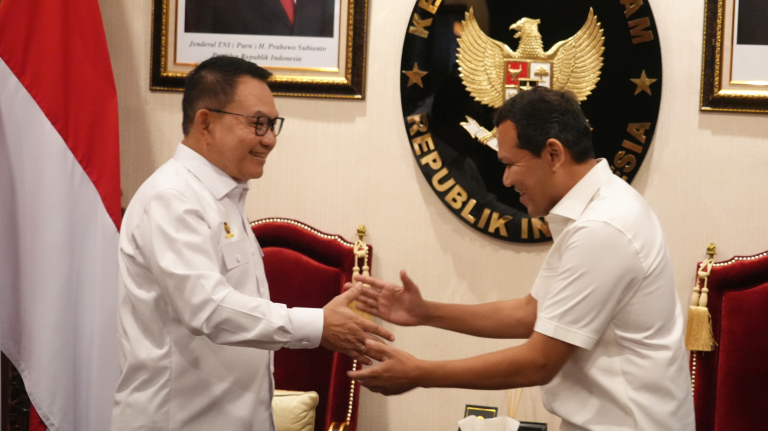 Dek Fadh dan Abu Paya Pasie Temui Menko Polkam di Jakarta