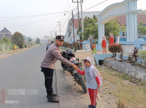 Antisipasi Gangguan Kamtibmas, Polsek Bumi Agung Pam Rawan Pagi di Depan SDN 1 Pisang Baru