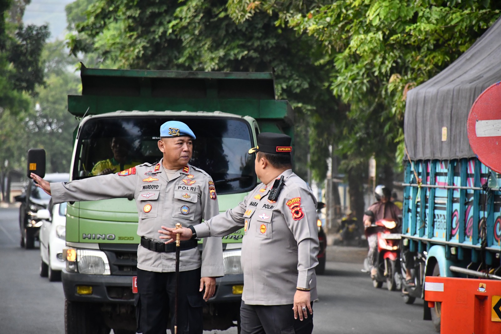 Kapolresta Cirebon Turun Langsung Pantau Gatur Lalu Lintas, 979 Personel Siaga di 166 Titik