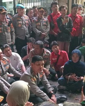 Dua Terduga Pelaku Pengeroyokan Cipayung Plus Sumsel Serahkan Diri